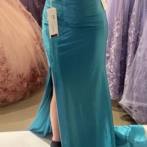 Elegant Teal Evening Gown